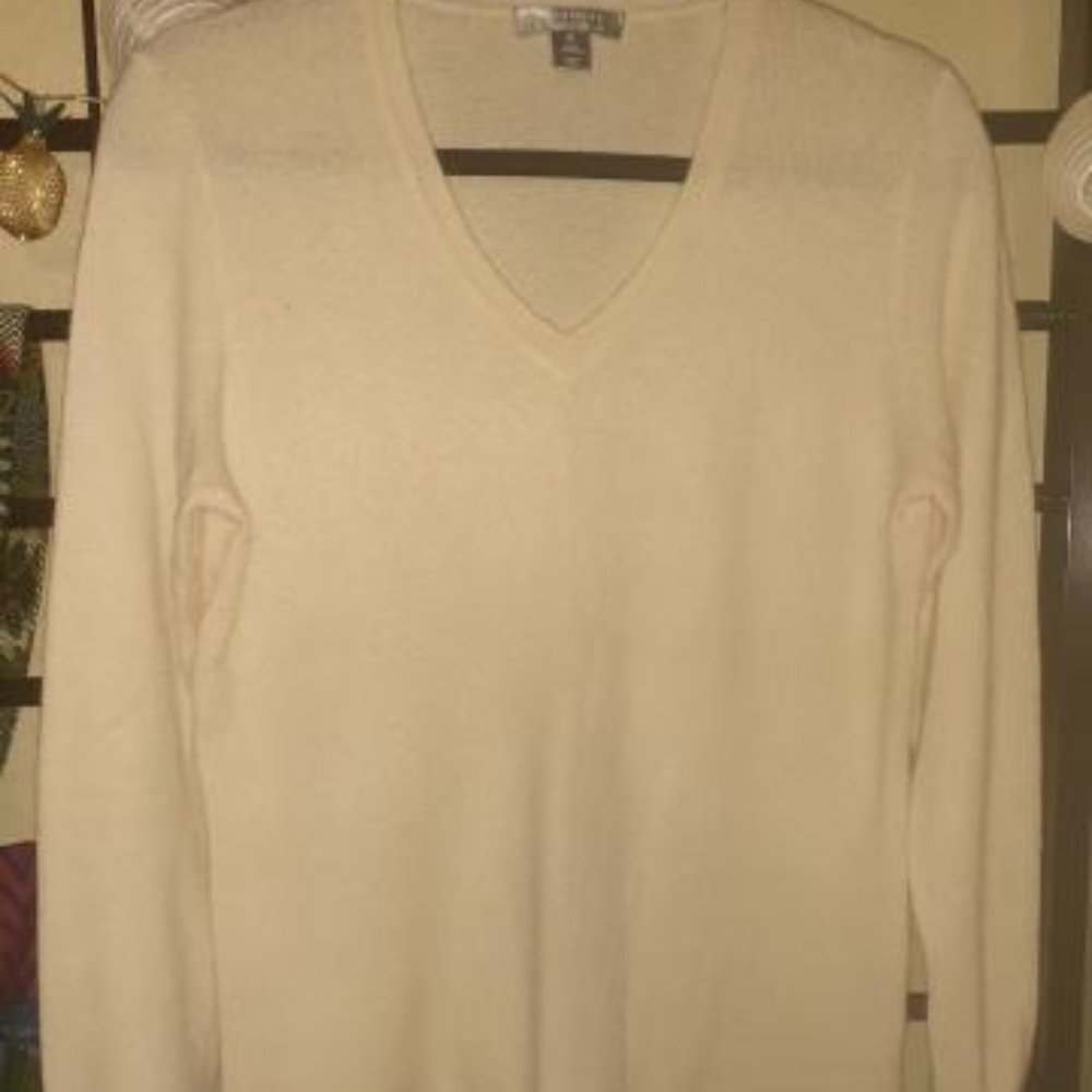 medium cream cashmere pullover